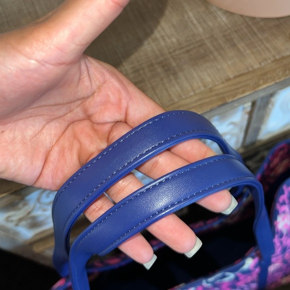 Jumbo Vera Bradley Pink/Purple Roses Weekender Tote - Picture 10 of 10